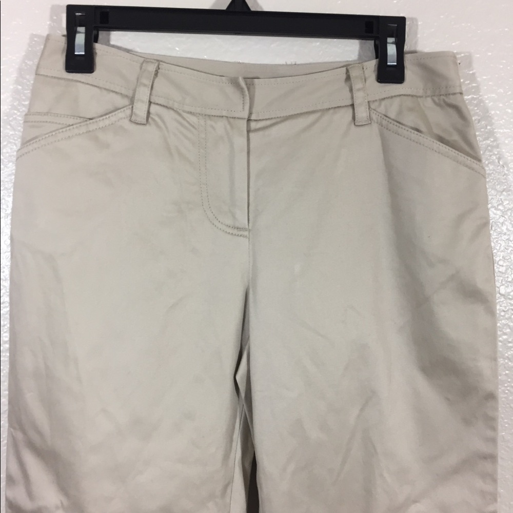 J Crew  Women’s  Beige Capri Pants